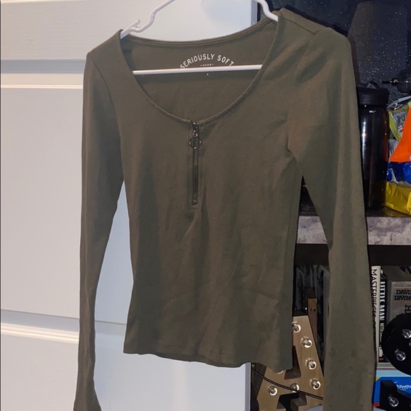 Dark Green Women's Top - Picture 1 of 2
